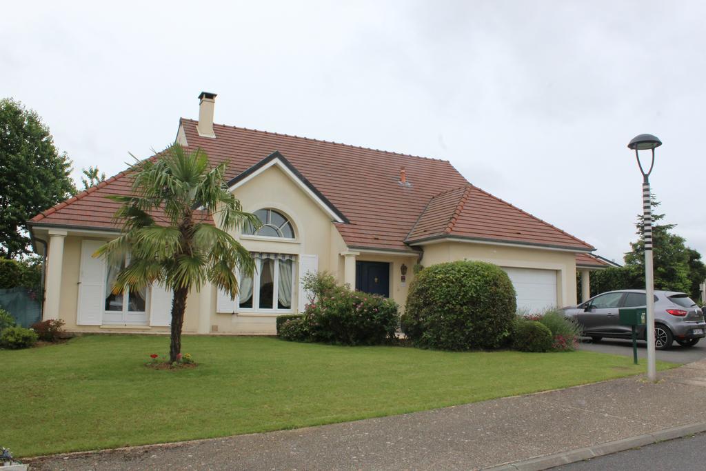 Maison Tobias Bussy-Saint-Georges Exteriér fotografie